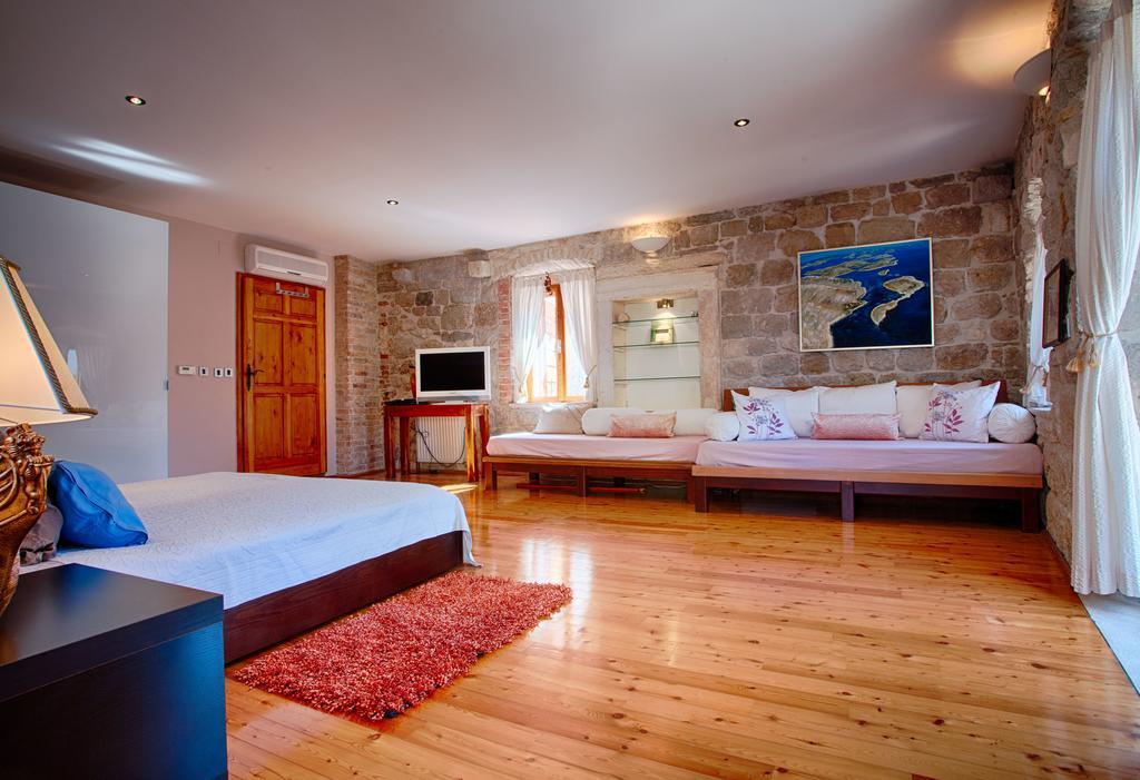 Villa Alma Island Vis *